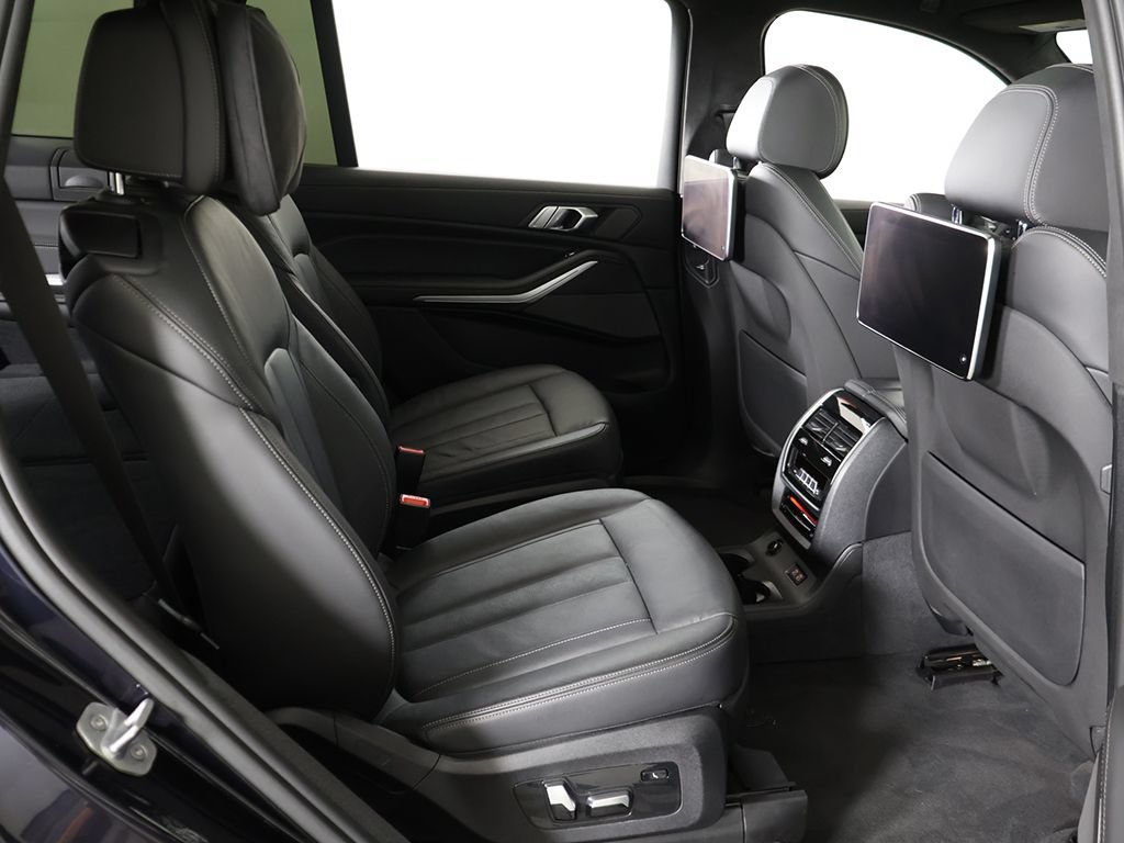 Used 2019 BMW X7 xDrive40i w/ M Sport Package AWD/4WD image 42