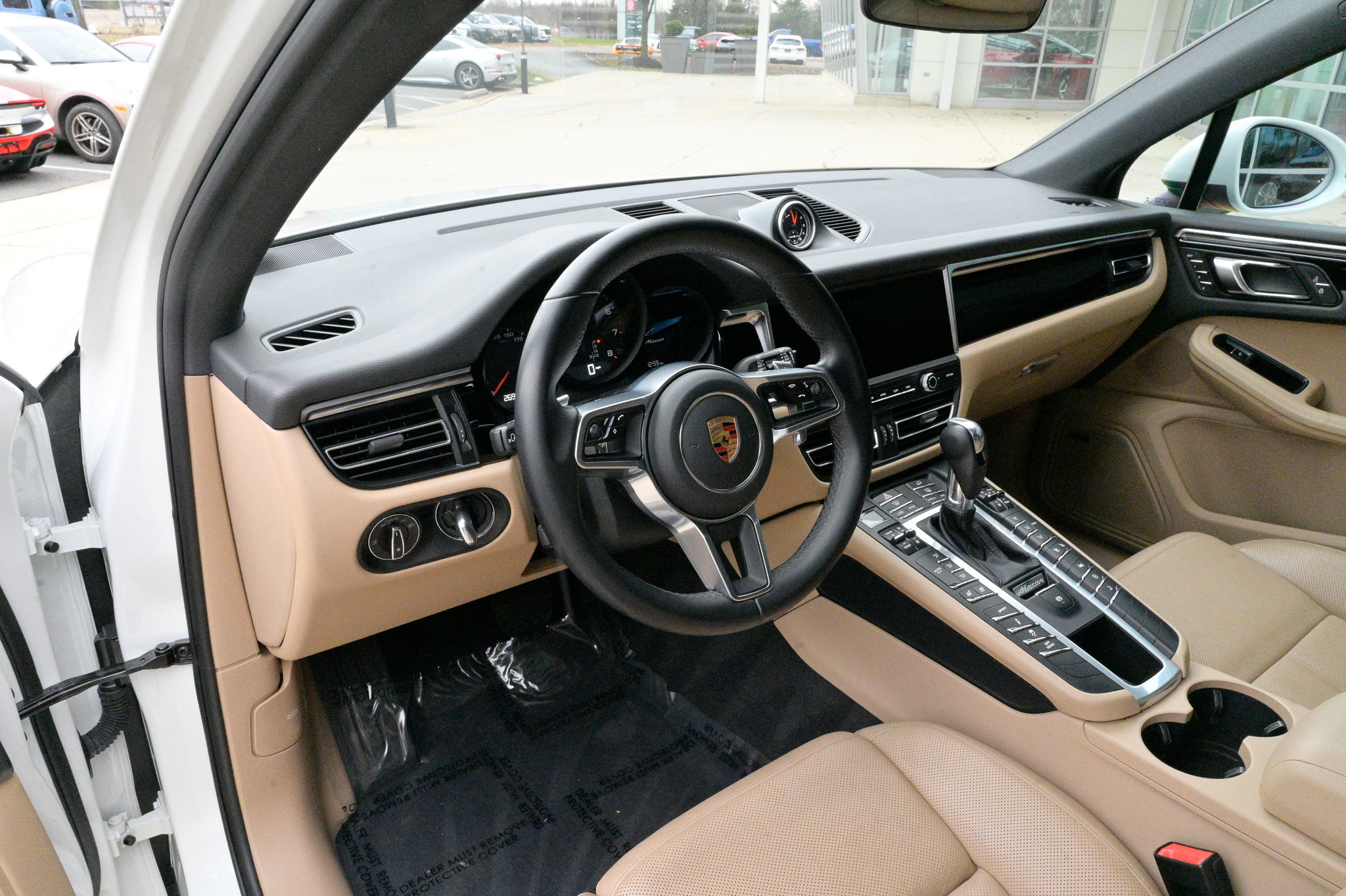 Used 2020 Porsche Macan image 16
