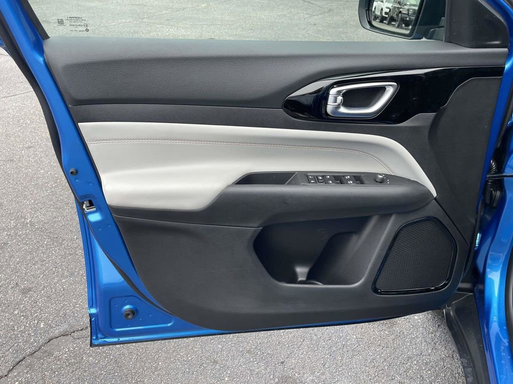 New 2026 Jeep Compass Limited image 25