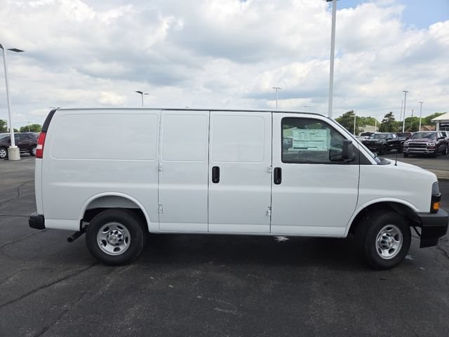 New 2026 Chevrolet Express 2500 w/ Driver Convenience Package RWD image 16