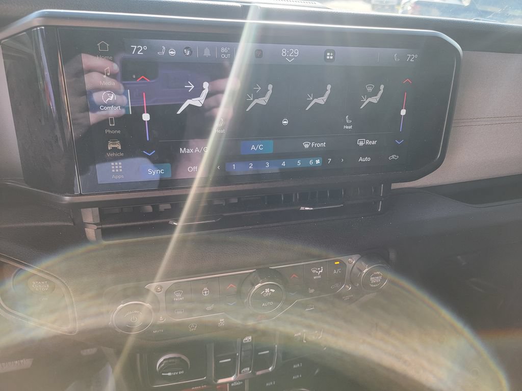 Used 2026 Jeep Gladiator Sport AWD/4WD image 18