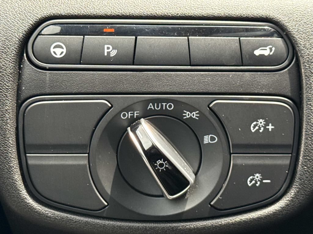 Used 2023 INFINITI QX50 Luxe AWD/4WD image 13