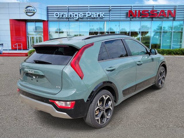 Used 2023 Kia Niro EX Touring FWD image 2