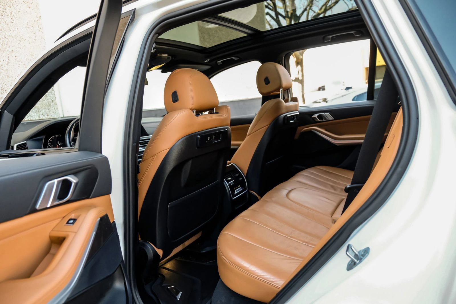 Used 2022 BMW X5 sDrive40i w/ M Sport Package RWD image 40