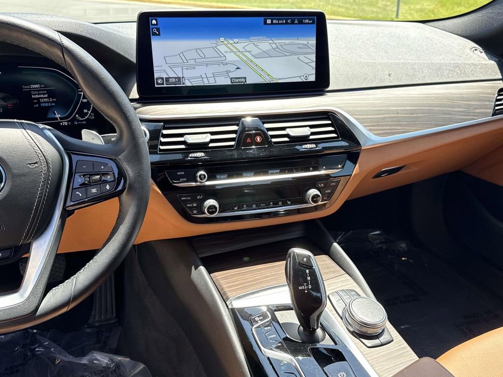 Used 2023 BMW 530e xDrive w/ Premium Package AWD/4WD image 9