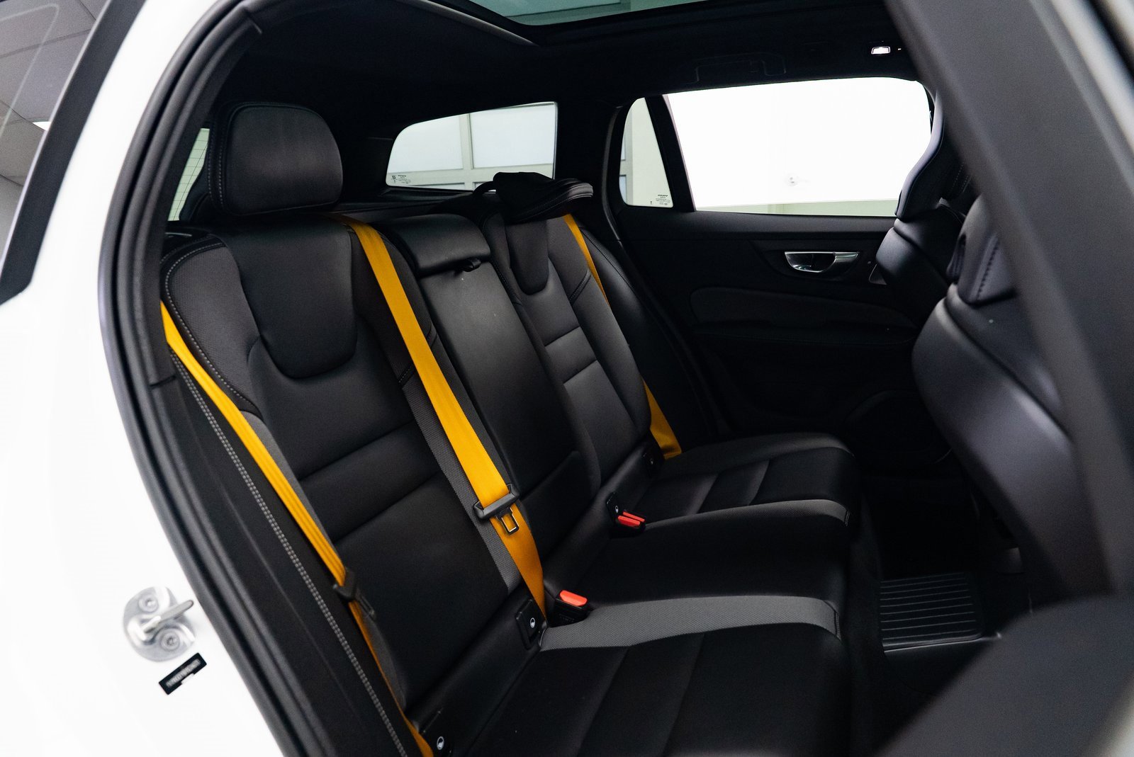 Used 2024 Volvo V60 T8 Polestar image 23