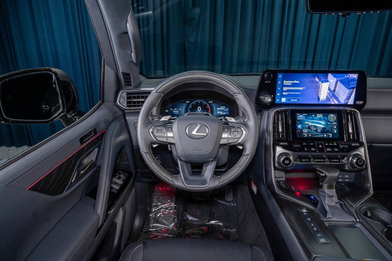 Used 2026 Lexus LX 600 4WD w/ Luxury Package image 15