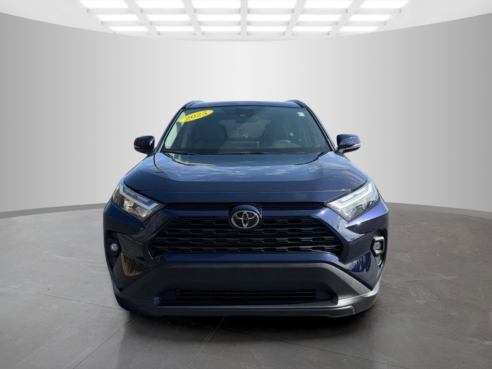 Used 2025 Toyota RAV4 XLE Premium image 2