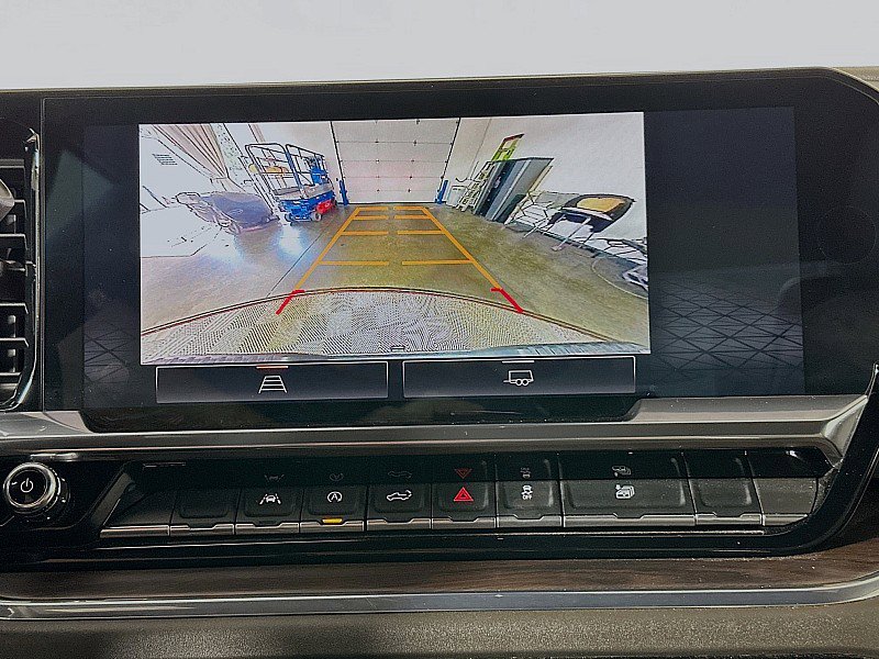 Used 2024 GMC Sierra 1500 SLT image 15