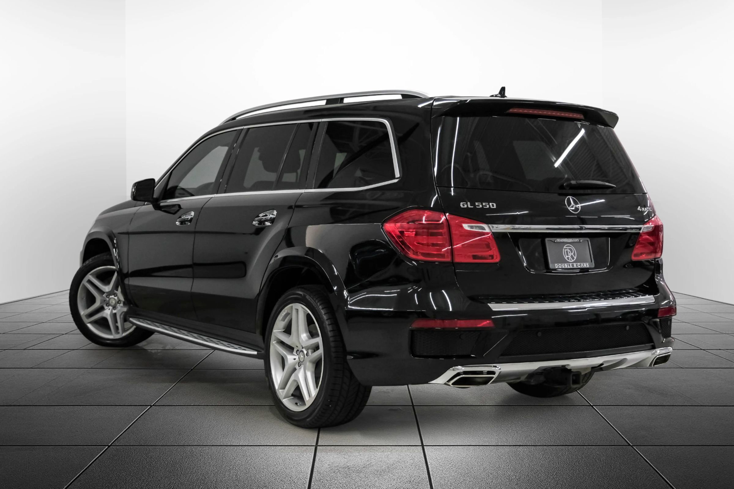 Used 2015 Mercedes-Benz GL 550 4MATIC image 10