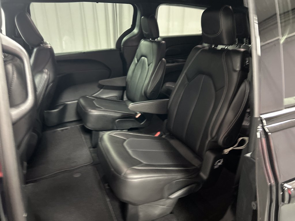 Used 2026 Chrysler Pacifica Select w/ S Appearance Package FWD image 23