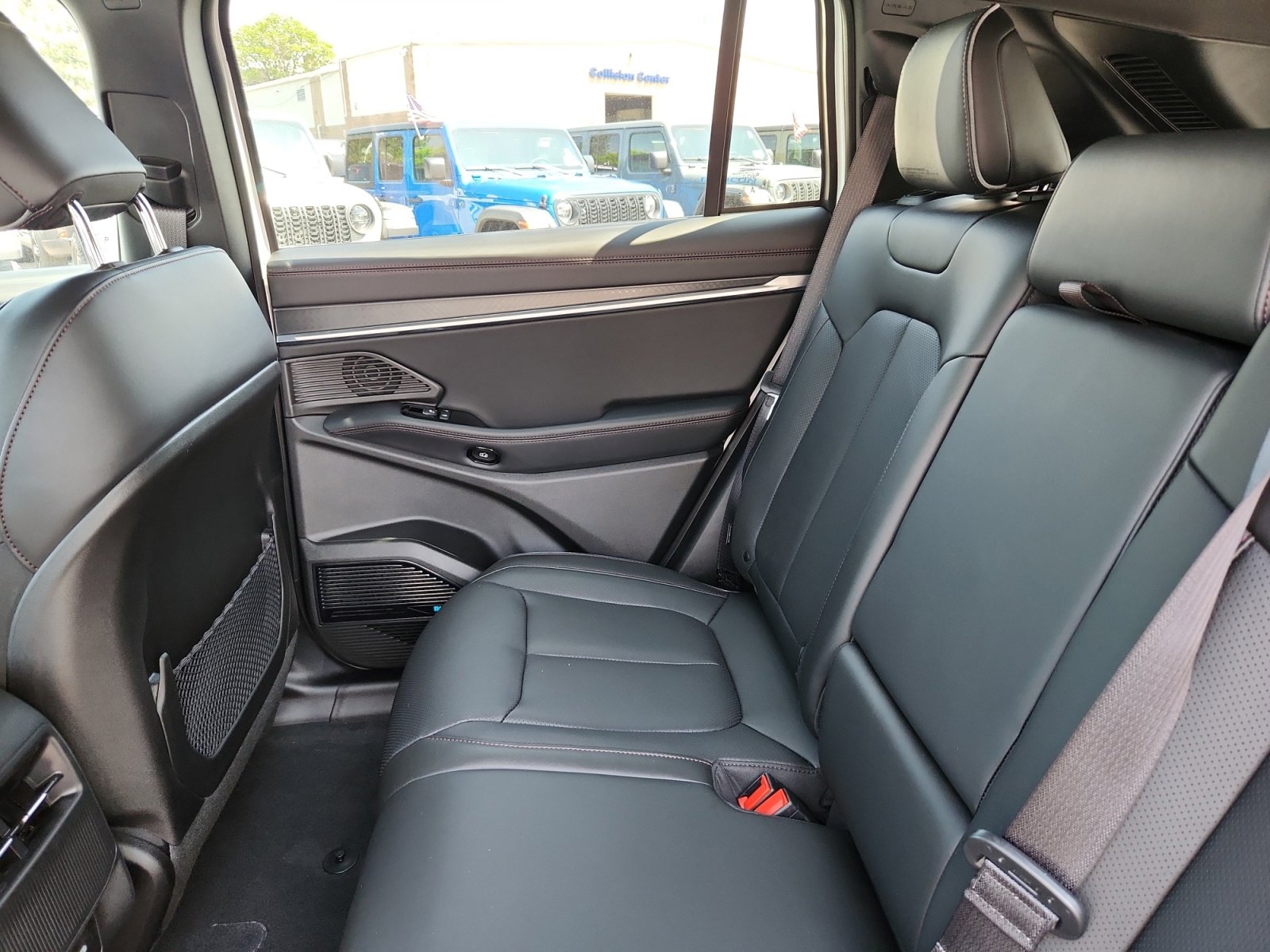 New 2025 Jeep Wagoneer S Limited image 17