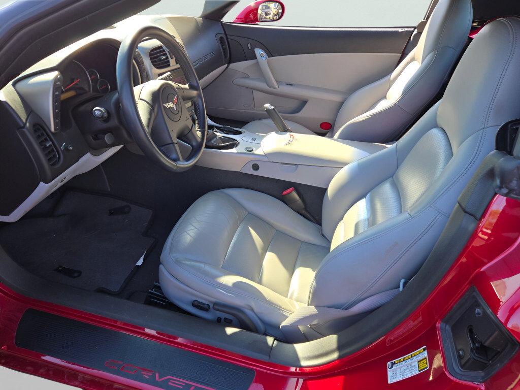 Used 2005 Chevrolet Corvette Convertible w/ Preferred Equipment Group RWD image 20