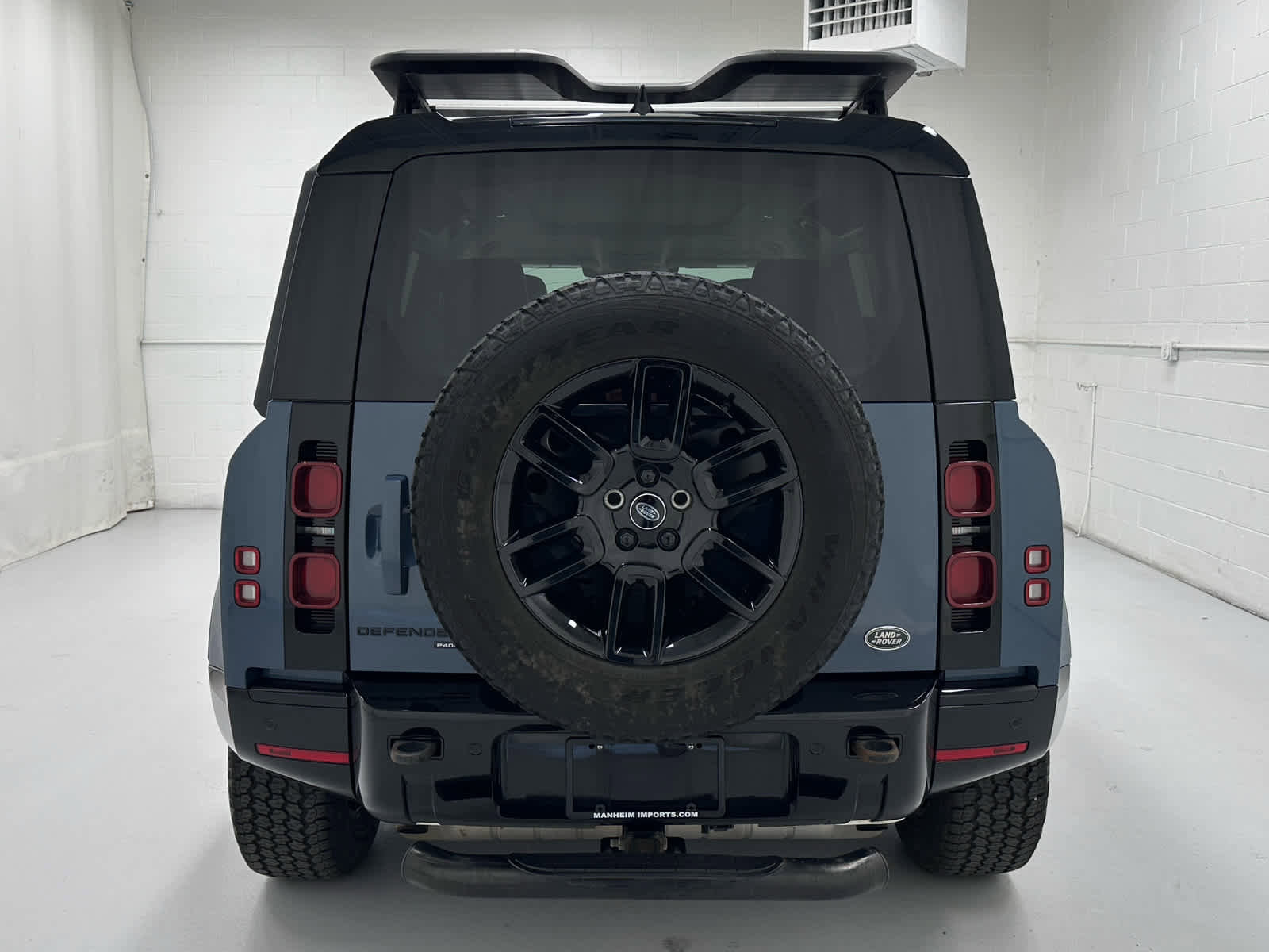 Used 2023 Land Rover Defender 110 X-Dynamic SE AWD/4WD image 7