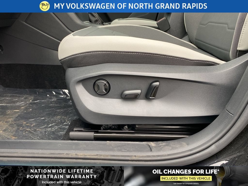 New 2026 Volkswagen Taos SE AWD/4WD image 8