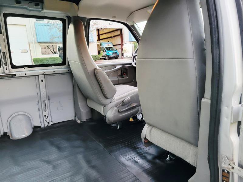Used 2014 Chevrolet Express 1500 RWD image 17