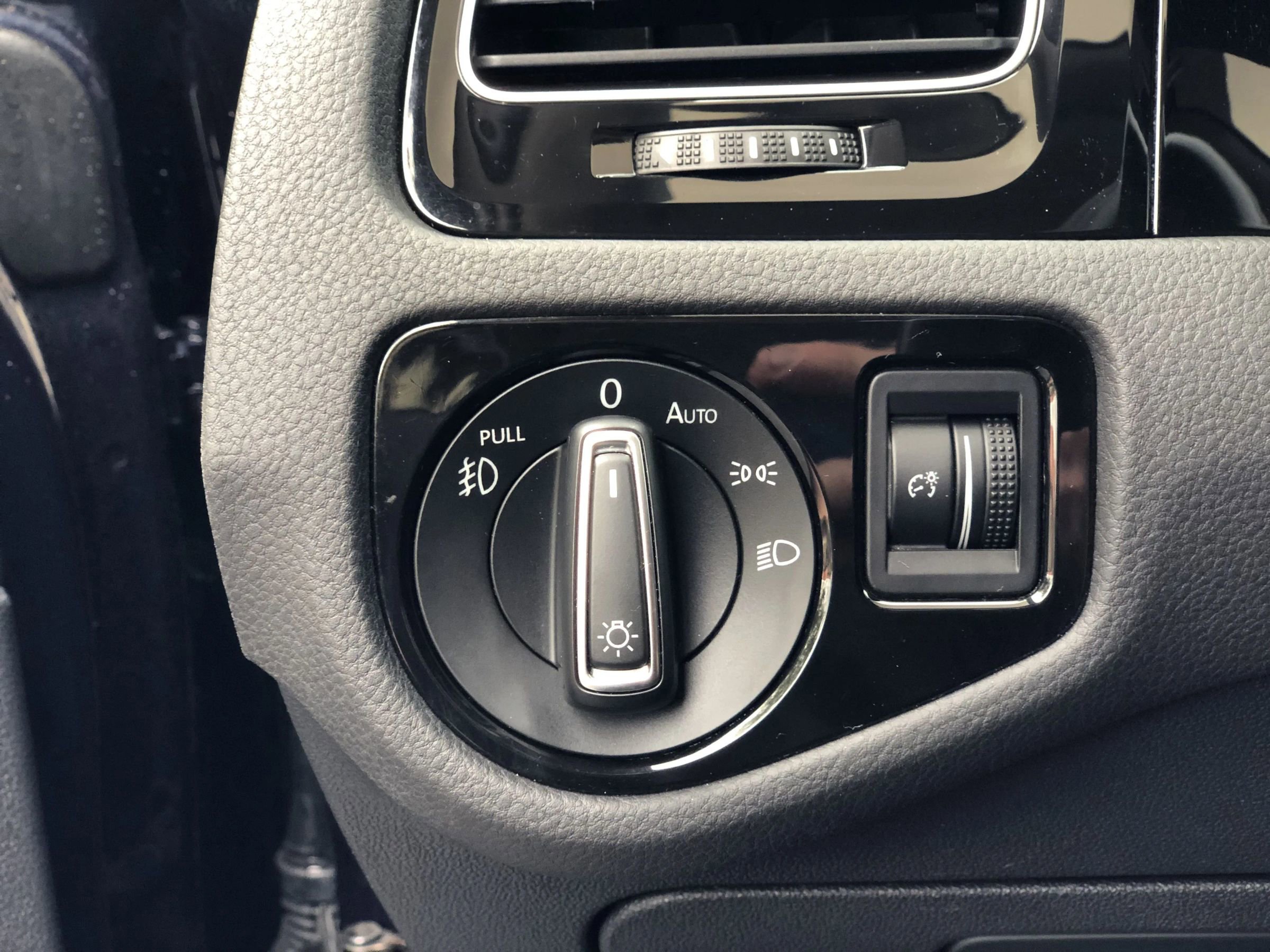 Used 2015 Volkswagen Golf SEL w/ Lighting Package (SEL) image 41