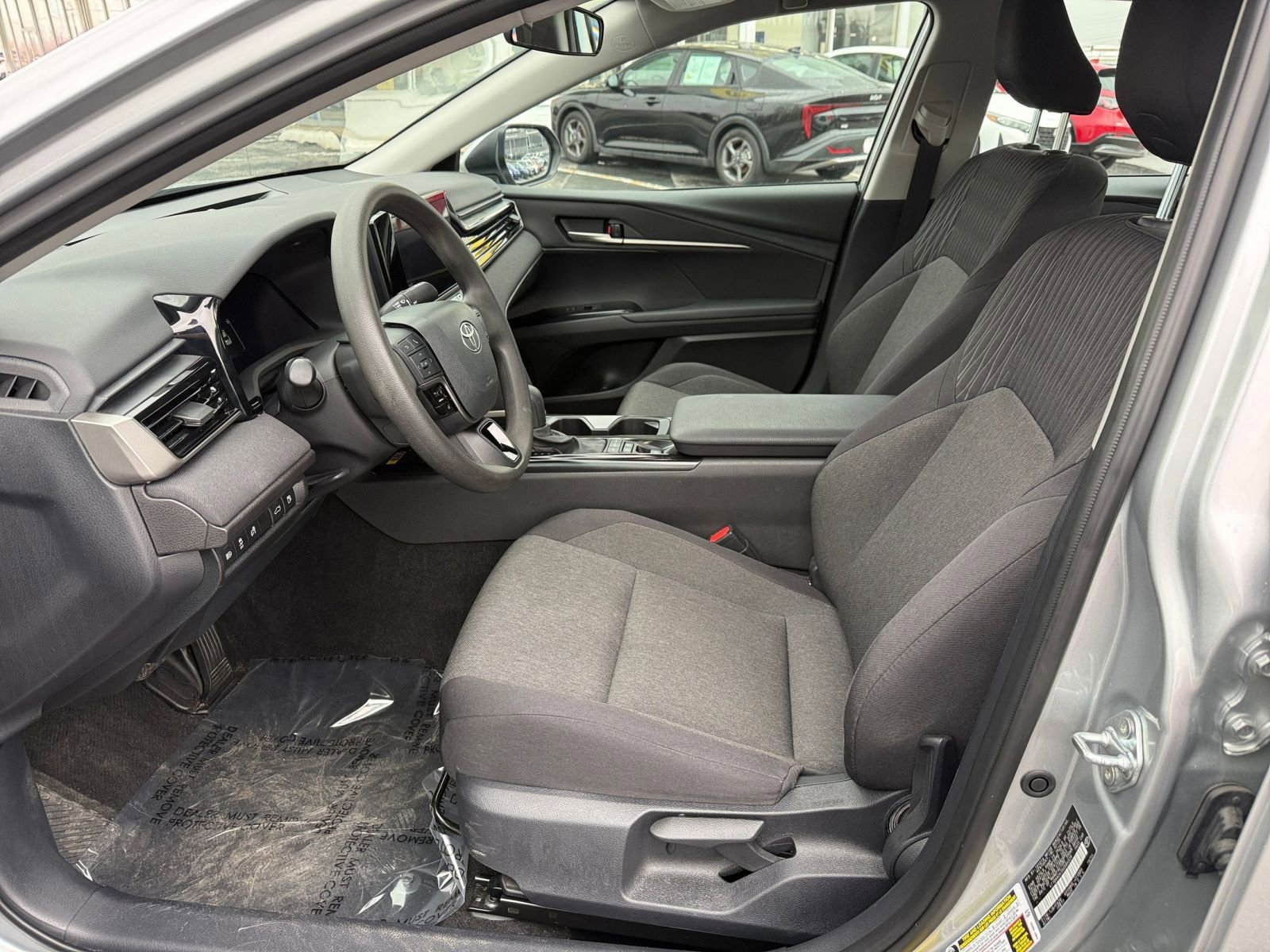 Used 2025 Toyota Camry LE image 27