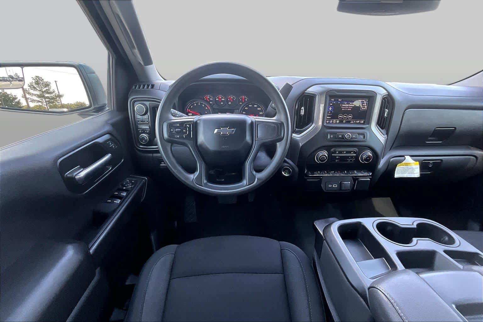 Used 2024 Chevrolet Silverado 1500 Custom Trail Boss w/ Turbomax Blackout Package AWD/4WD image 6