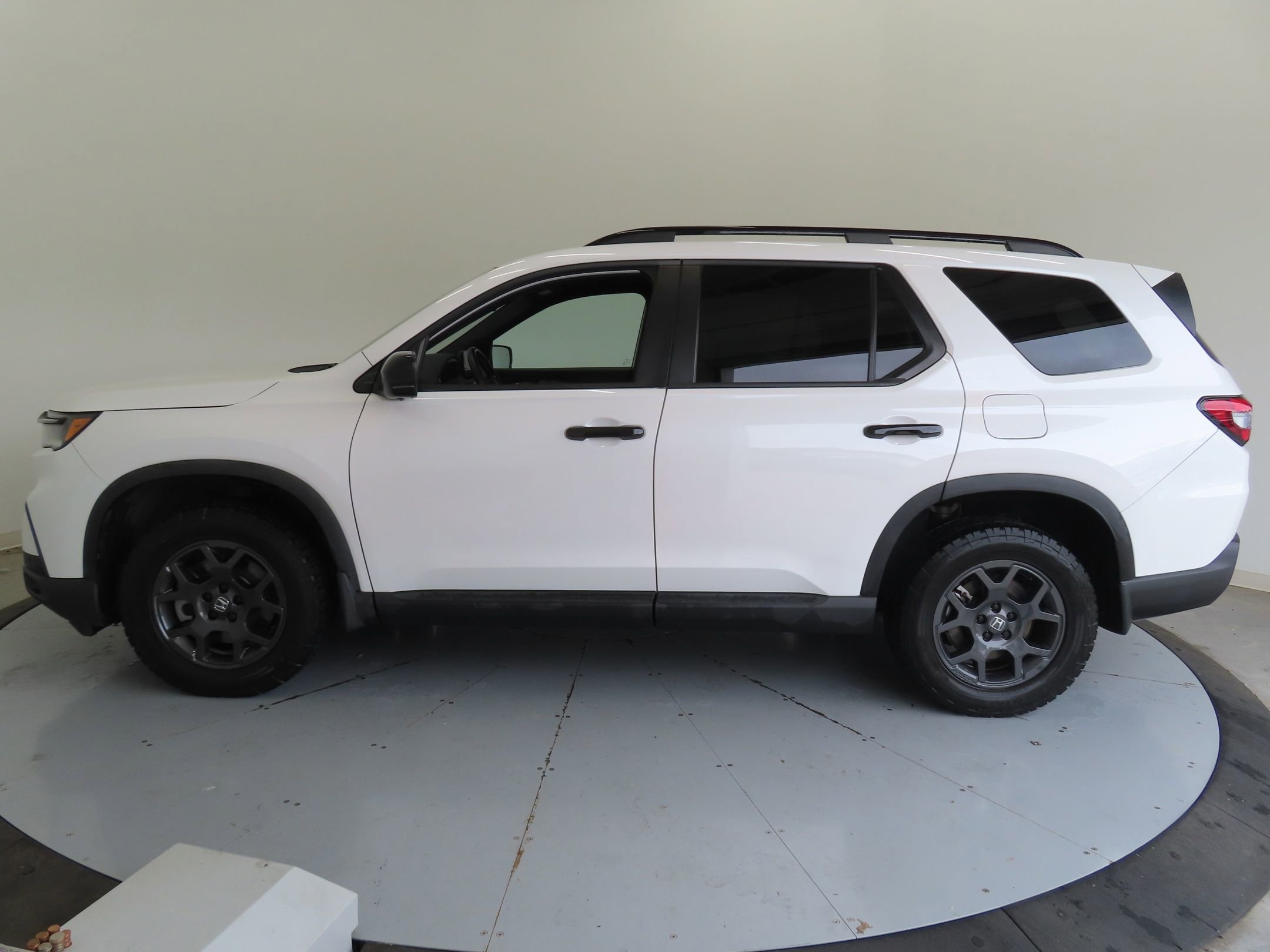 Used 2023 Honda Pilot TrailSport image 7