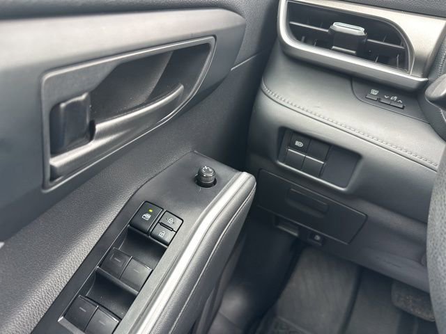 Used 2021 Toyota Highlander LE image 17