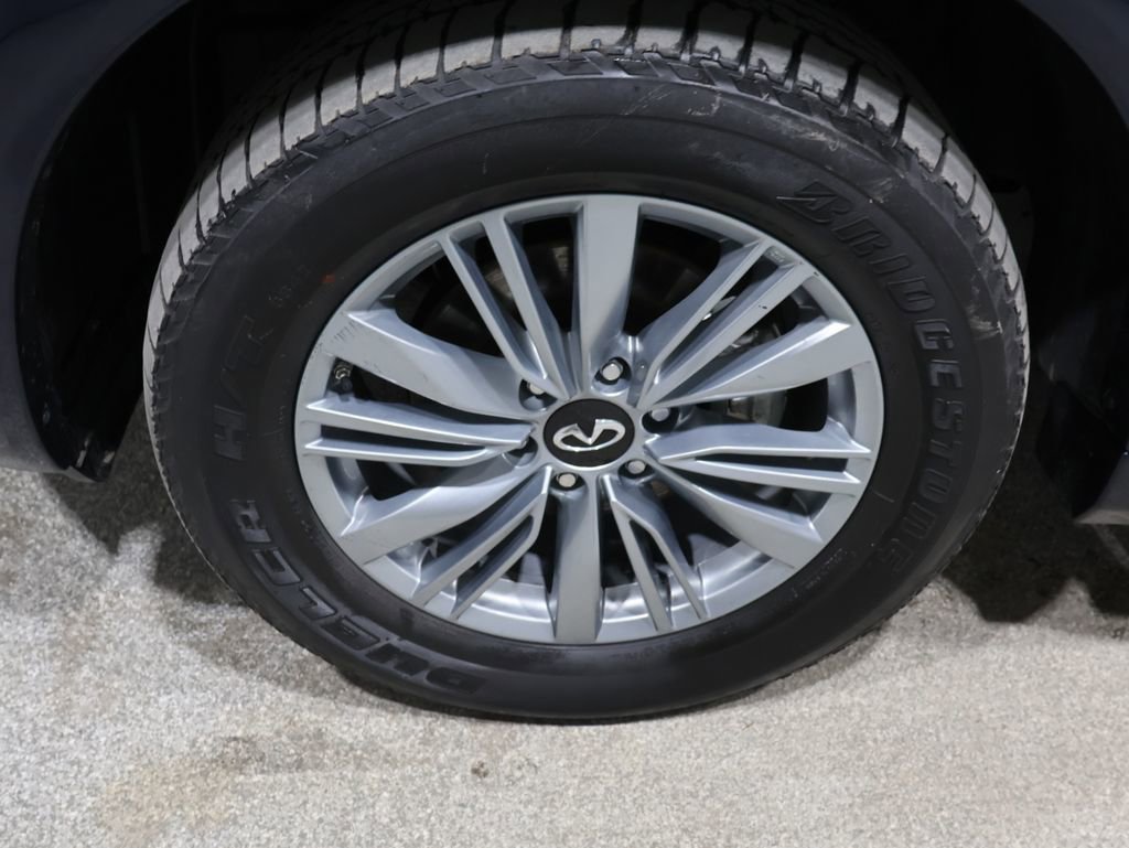 Used 2024 INFINITI QX80 Luxe image 9