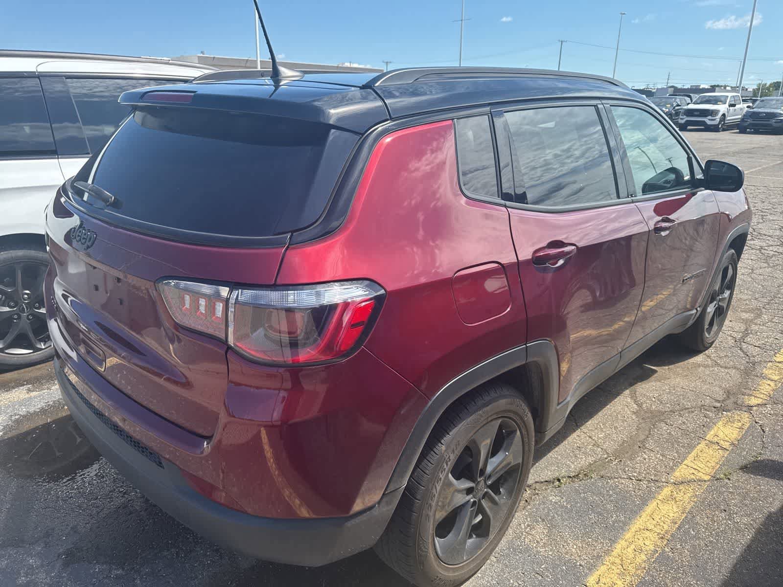 Used 2021 Jeep Compass Latitude w/ Sun and Sound Group AWD/4WD image 29
