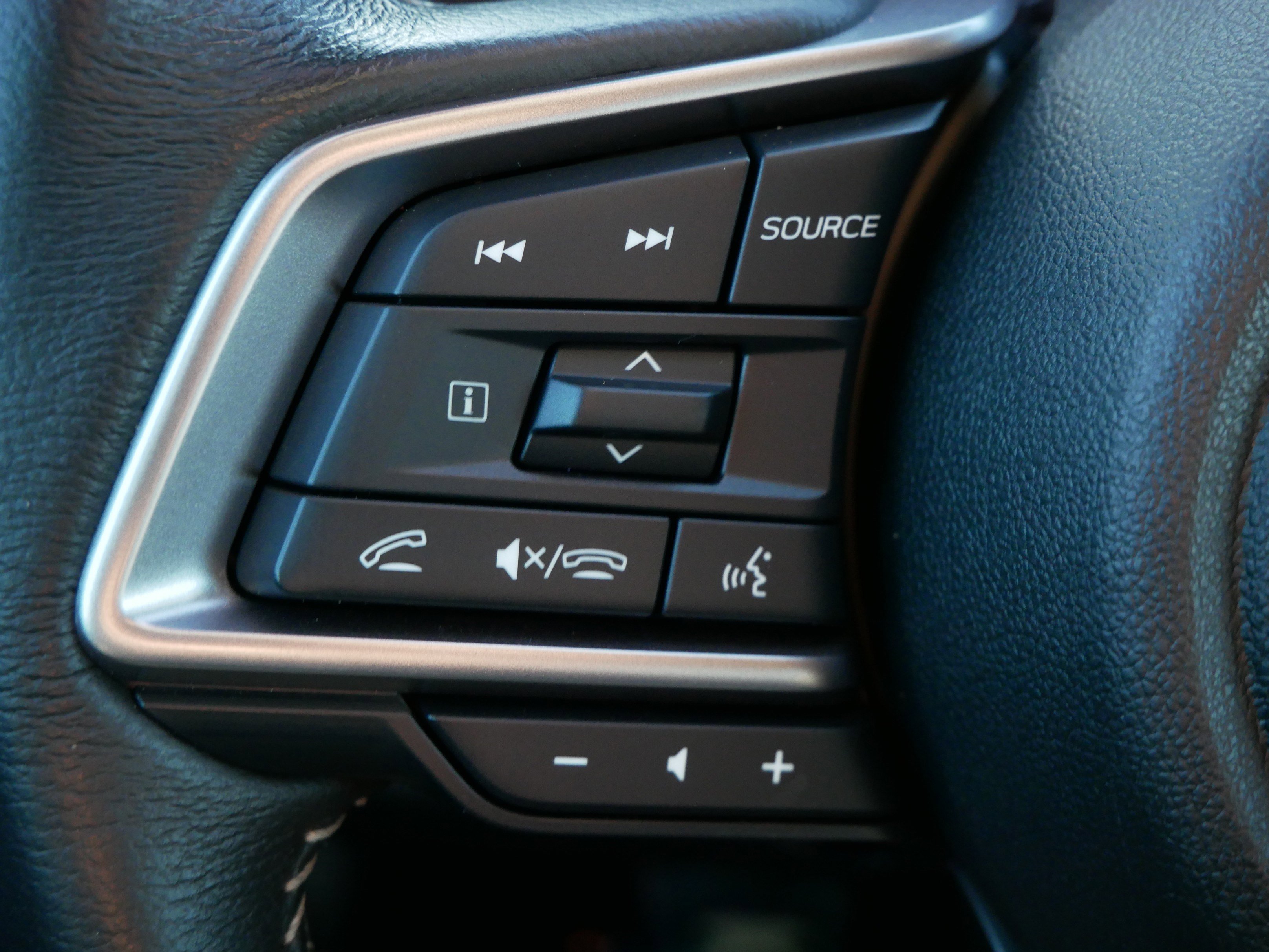 Used 2025 Subaru Outback Premium image 31