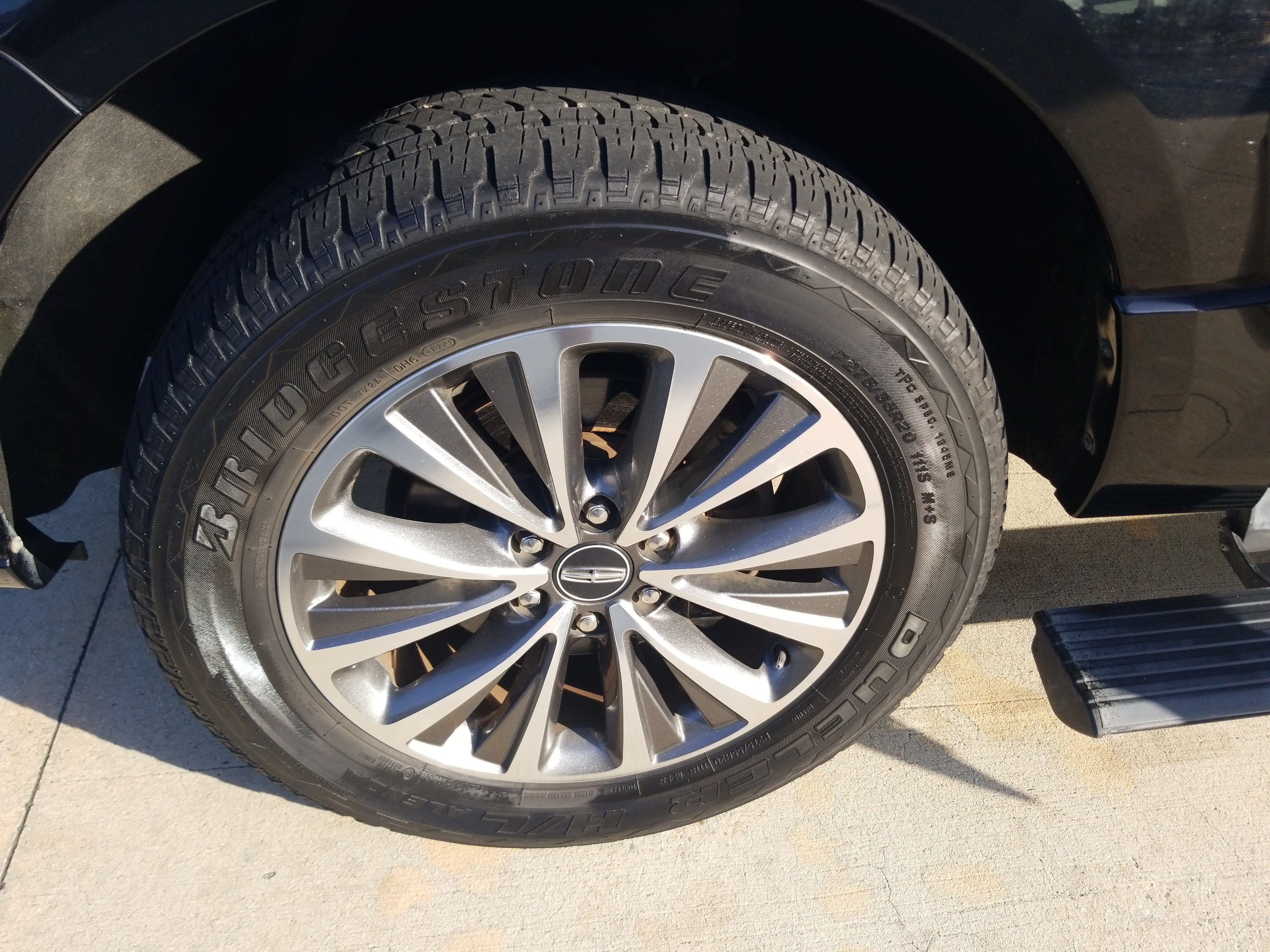 Used 2017 Lincoln Navigator Select RWD image 22