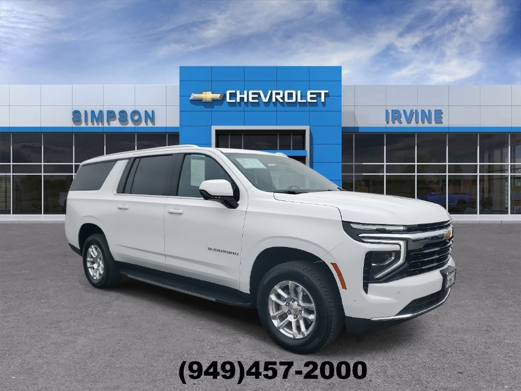 Used 2026 Chevrolet Suburban LS RWD image 2