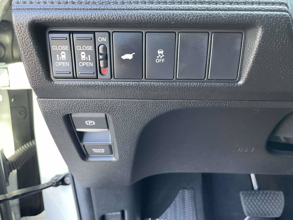 Used 2025 Honda Odyssey Sport-L image 24
