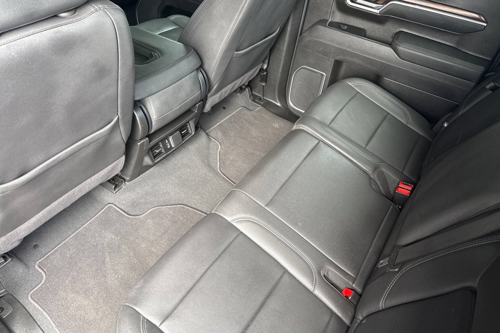Used 2025 GMC Sierra 1500 SLT AWD/4WD image 13