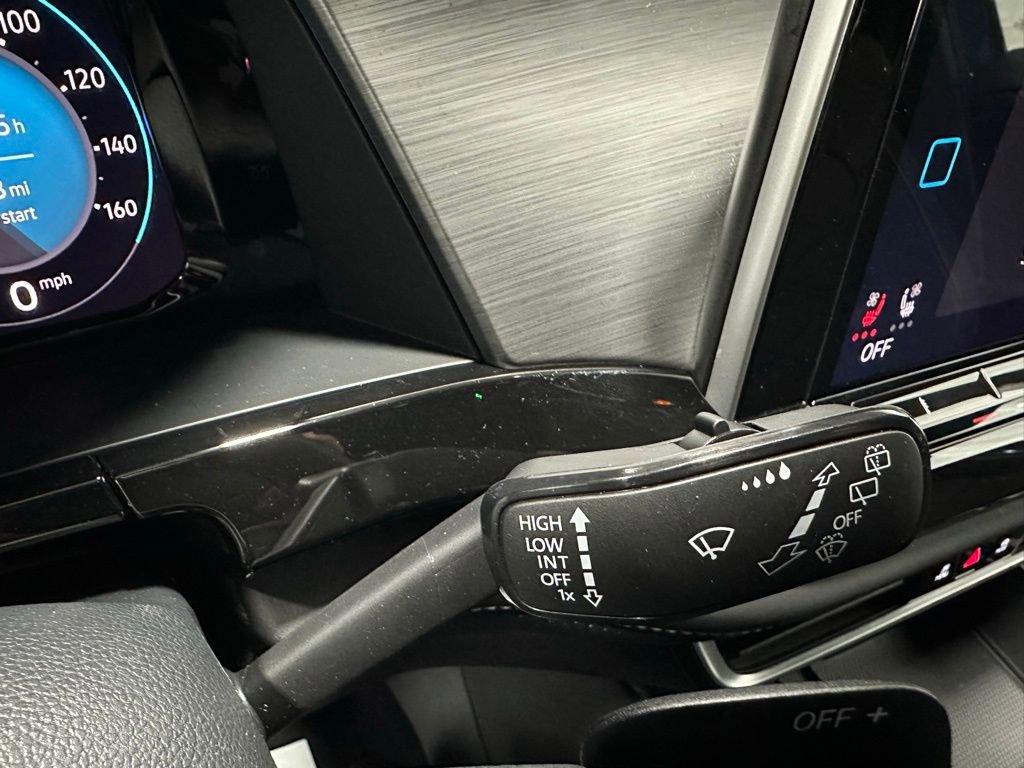 Used 2025 Volkswagen Atlas Cross Sport SE image 22