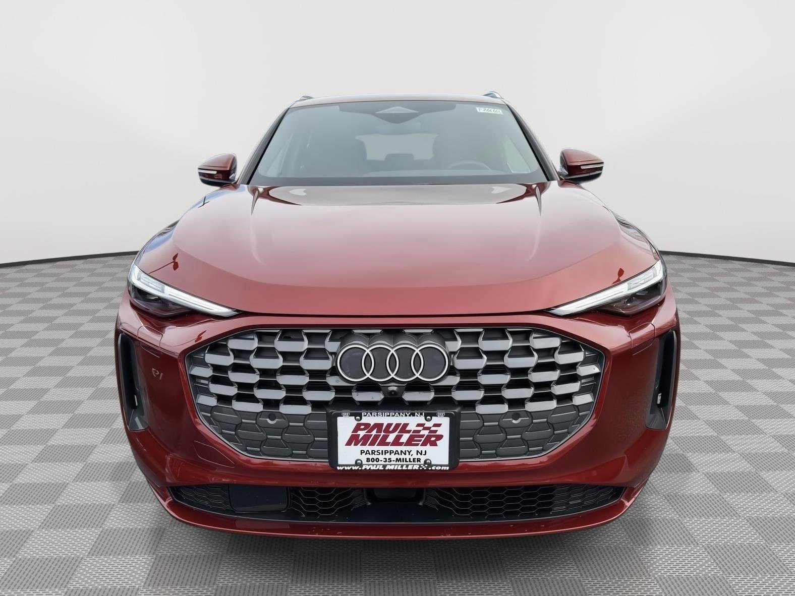 Used 2025 Audi Q5 Premium Plus w/ Premium Plus image 2