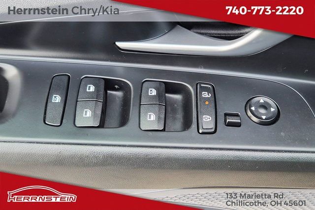 Used 2024 Hyundai Elantra SEL image 17