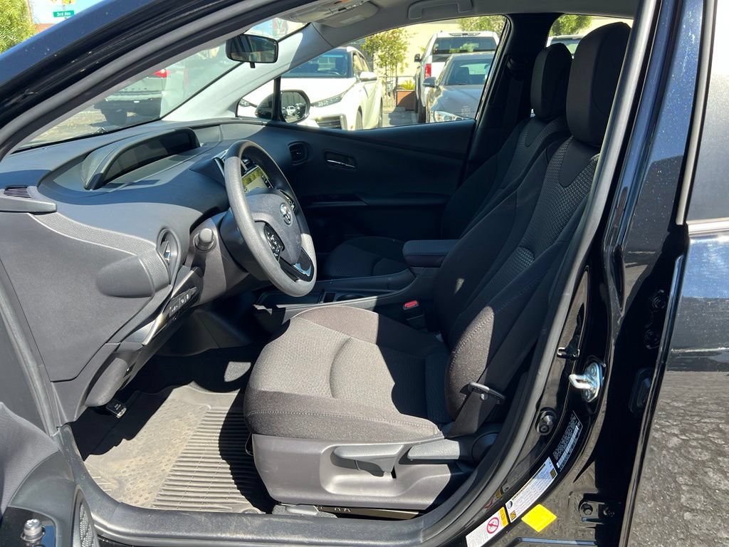Certified 2022 Toyota Prius LE FWD image 10