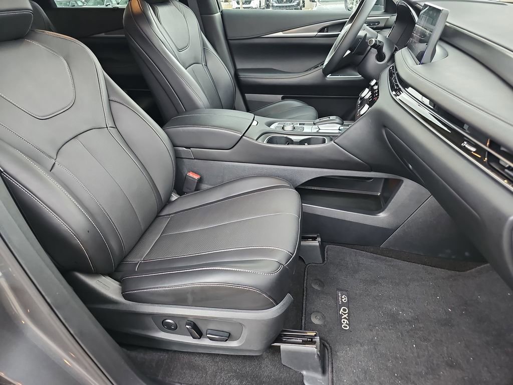 Used 2025 INFINITI QX60 Luxe image 11