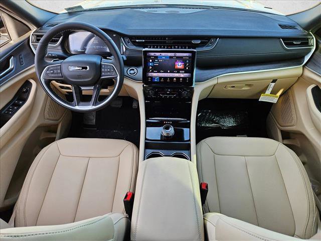 New 2025 Jeep Grand Cherokee Limited image 14