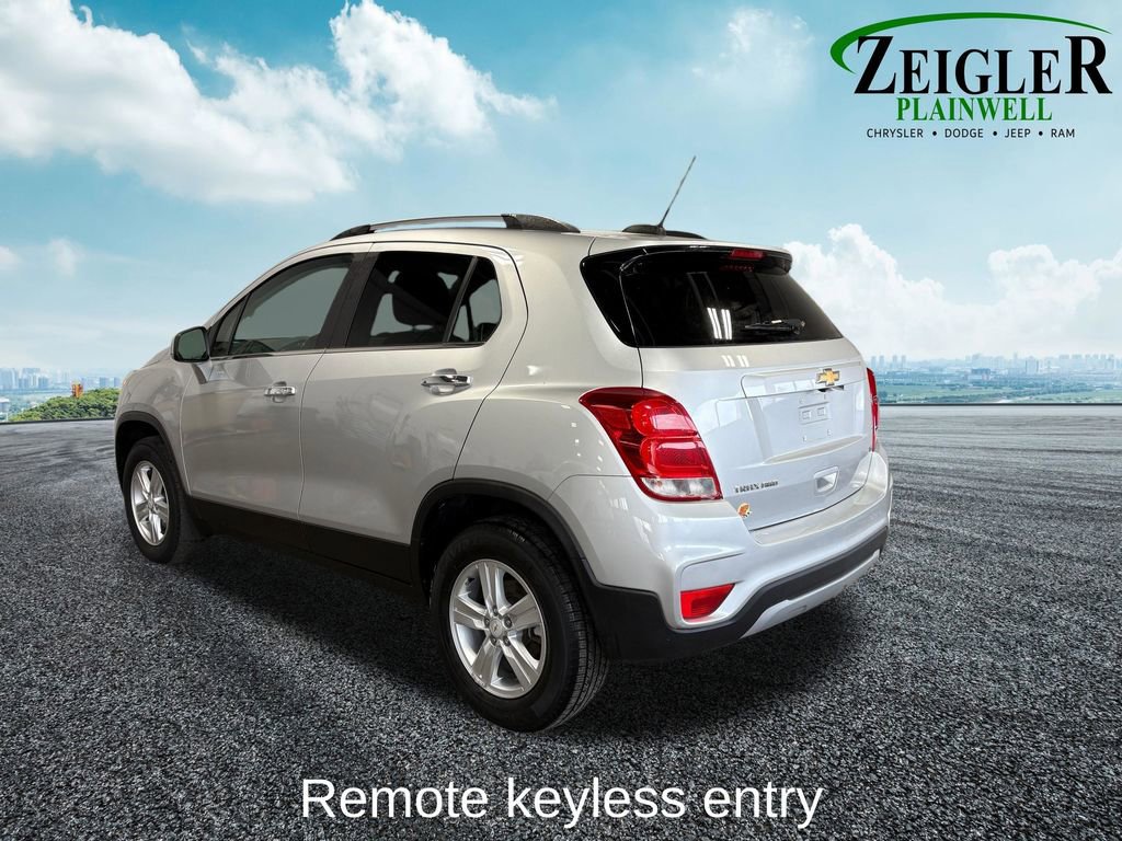 Used 2020 Chevrolet Trax LT w/ LT Convenience Package image 6