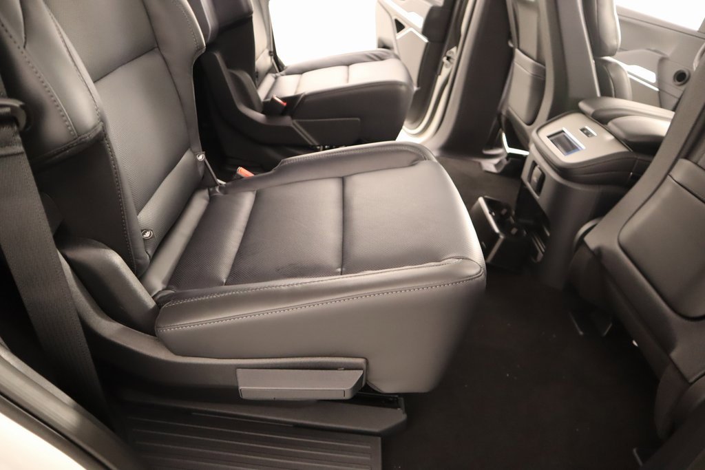 New 2025 Lincoln Navigator Reserve w/ Jet Appearance Package image 14