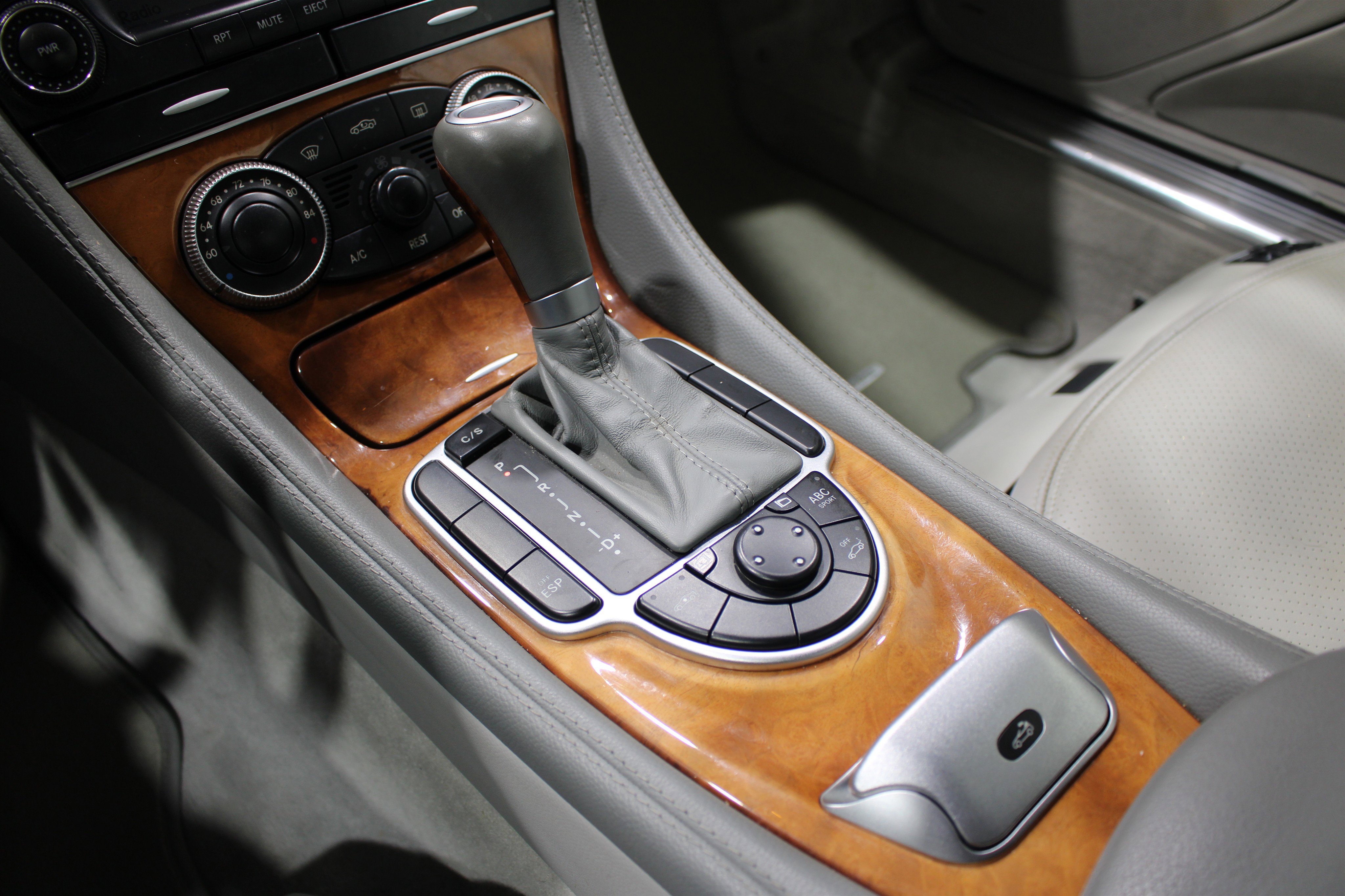 Used 2007 Mercedes-Benz SL 550 image 17