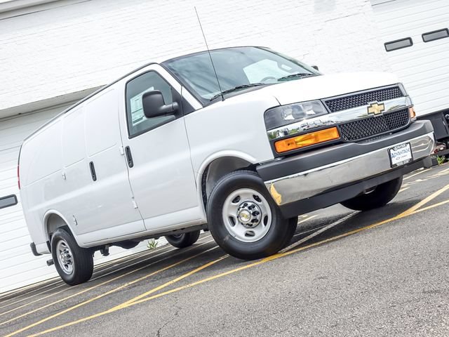 New 2026 Chevrolet Express 2500 w/ Communications Package RWD video 3