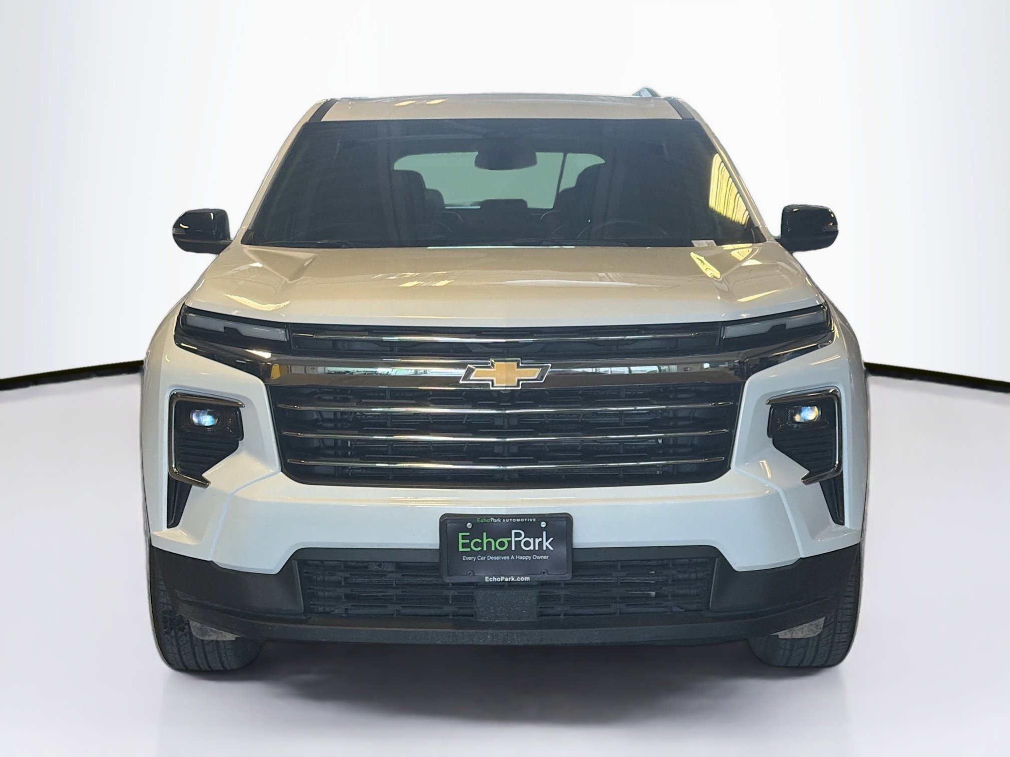 Used 2025 Chevrolet Traverse LT AWD/4WD image 2