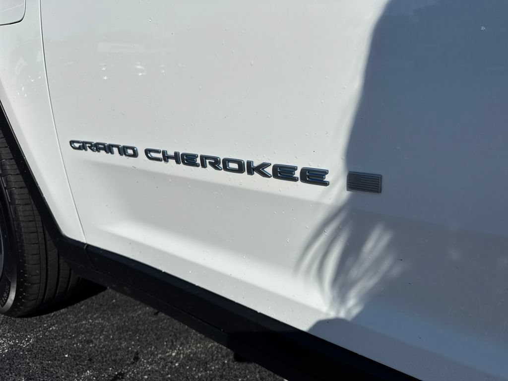 Used 2024 Jeep Grand Cherokee Limited 4xe AWD/4WD image 12