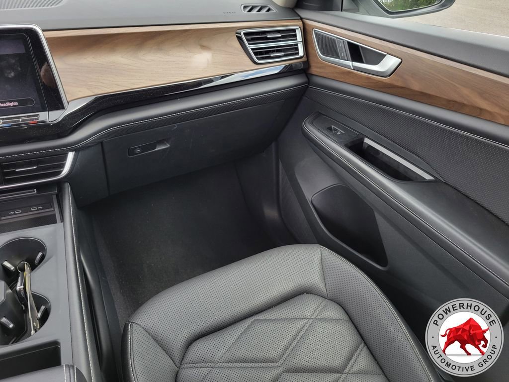 Used 2024 Volkswagen Atlas SE image 21