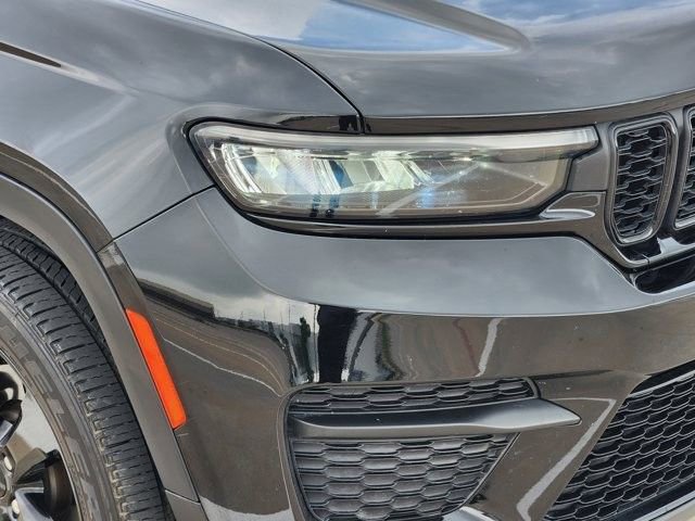 Used 2023 Jeep Grand Cherokee Altitude image 9