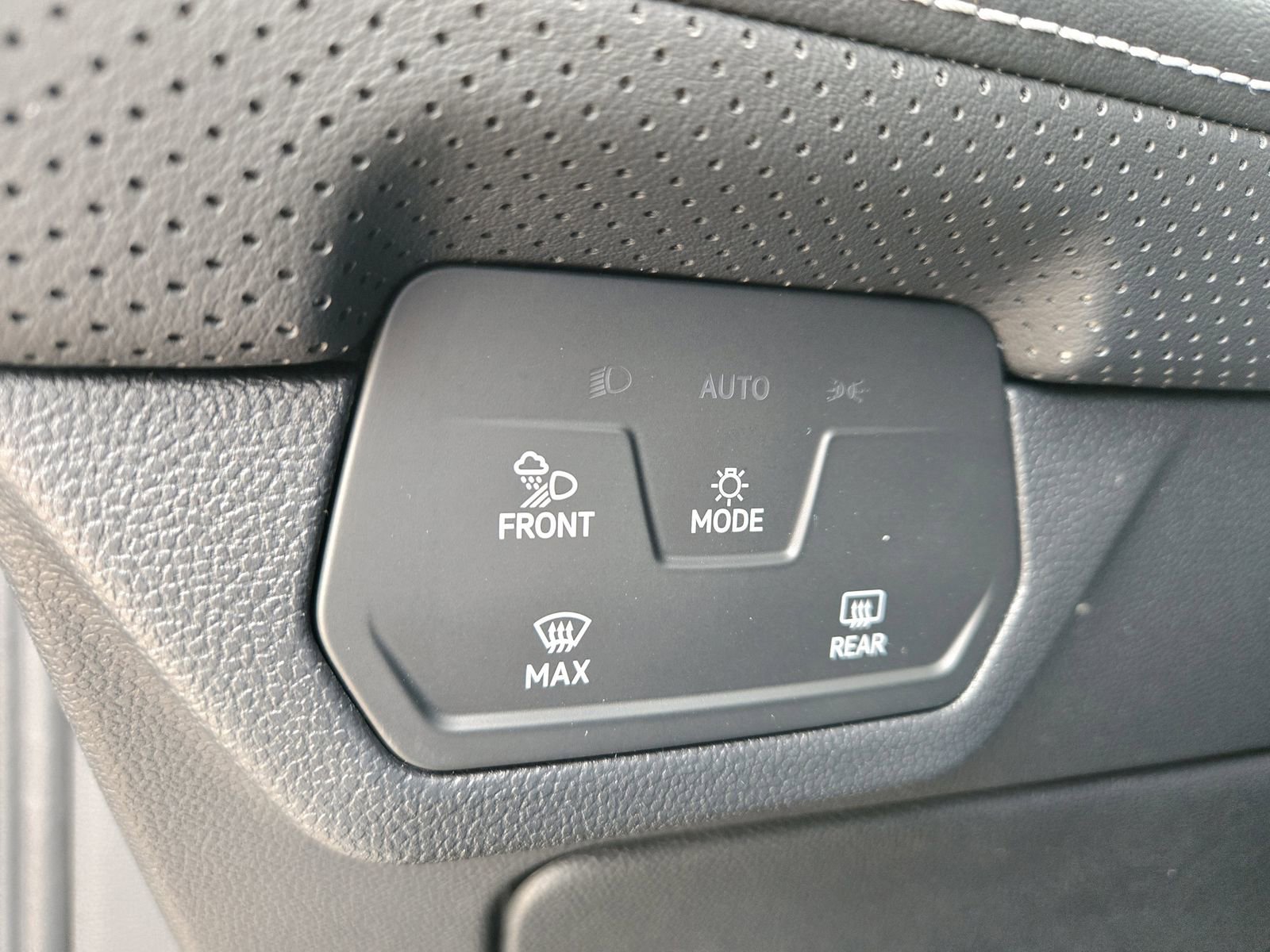 New 2026 Volkswagen Atlas SE image 15