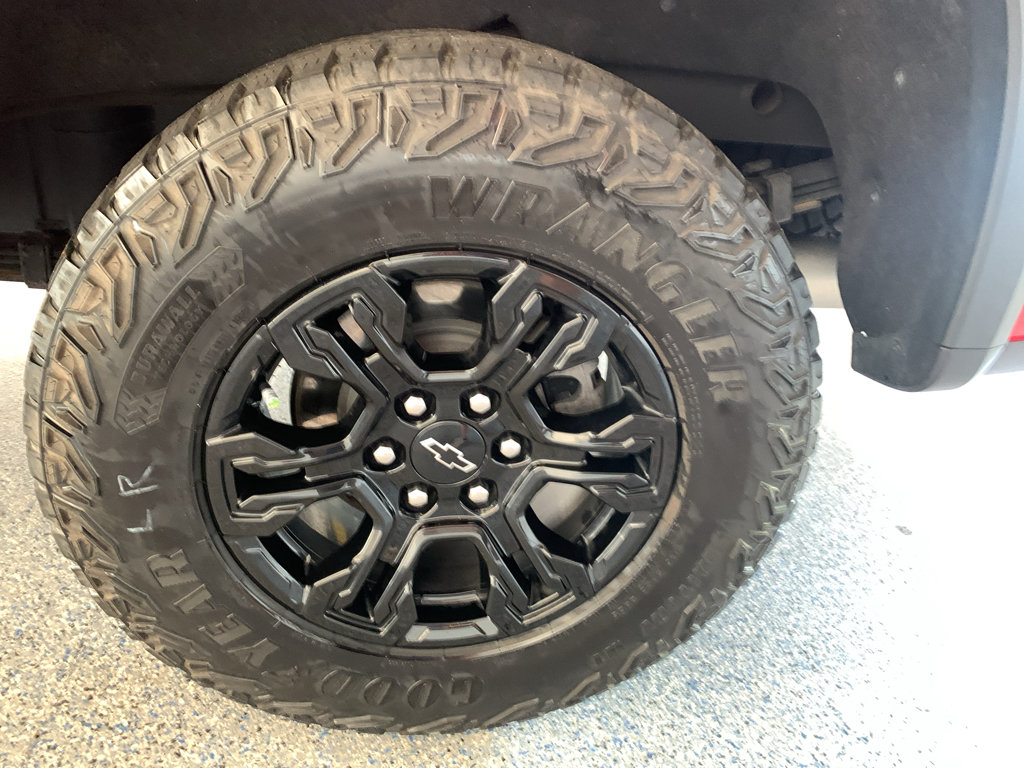 Used 2022 Chevrolet Silverado 1500 ZR2 w/ Technology Package AWD/4WD image 34