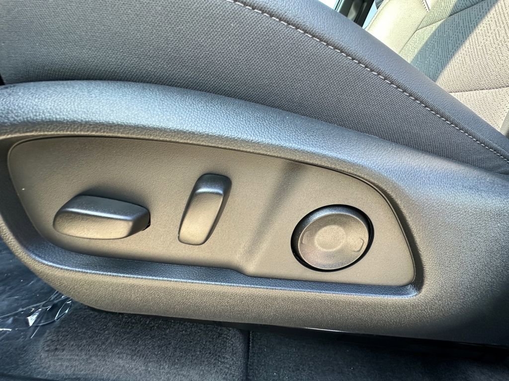 New 2026 Chevrolet Equinox LT w/ Convenience Package II image 10