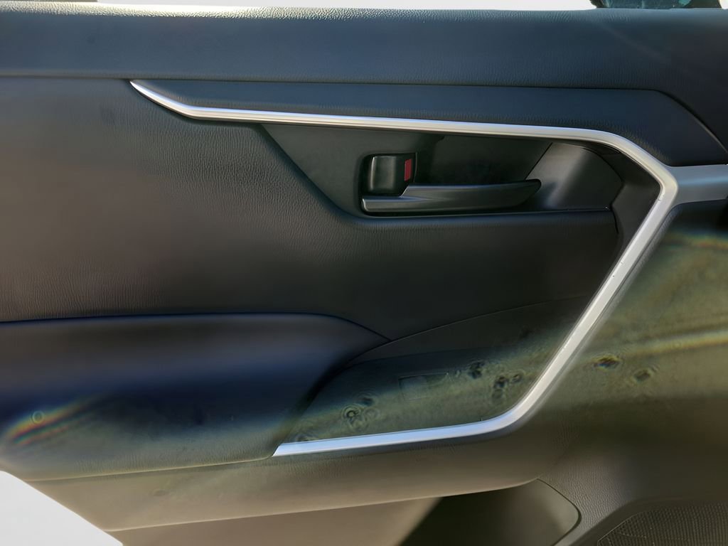 Used 2024 Toyota RAV4 LE FWD image 5